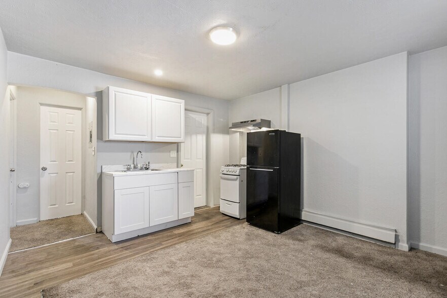 More Photos Of 1467 Joliet St, Aurora Apartments For Sale
