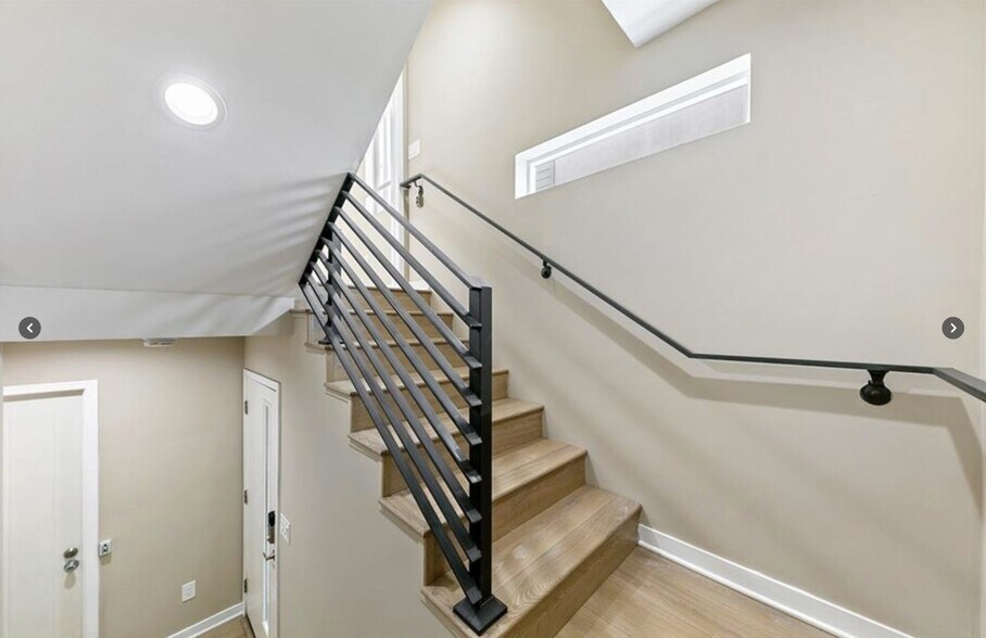 More Photos Of 961 N St Andrews Pl, Los Angeles Apartments For Sale