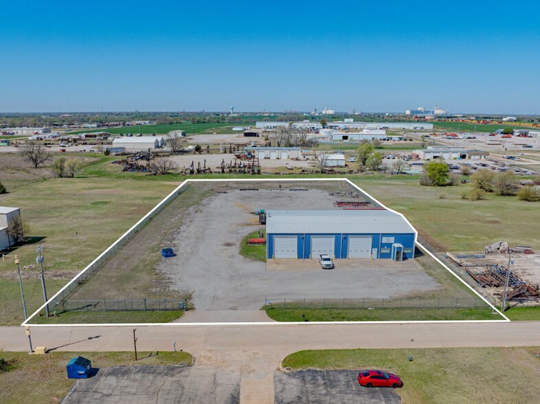 More Photos Of 1002 Sooner Trend, Enid Warehouse For Lease