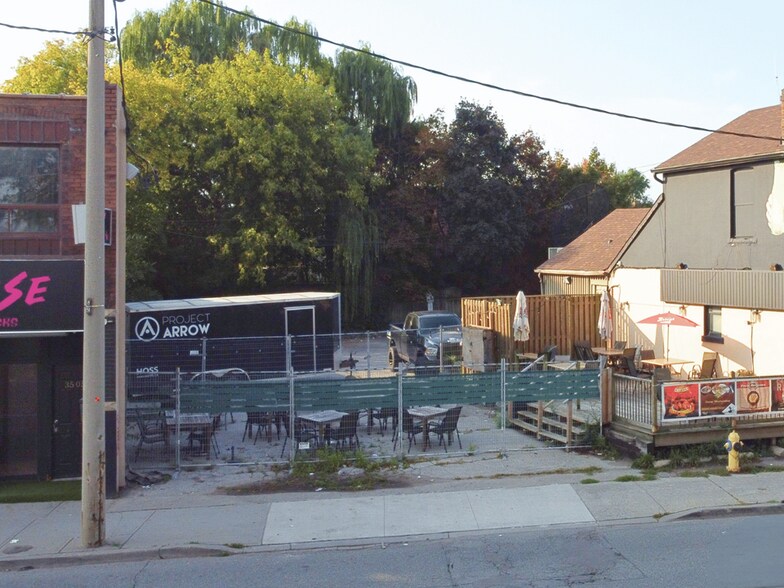 More Photos Of 3515 Dundas St W, York Land For Lease