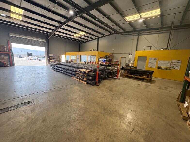 More Photos Of 2216 Cedarvale Dr, Ceres Warehouse For Lease
