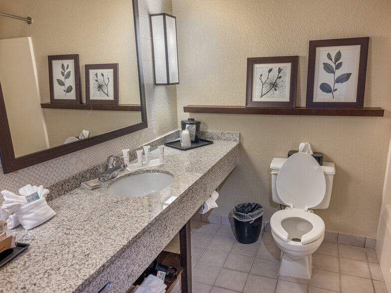 More Photos Of 664 Chase Blvd, Sidney Hotel For Sale