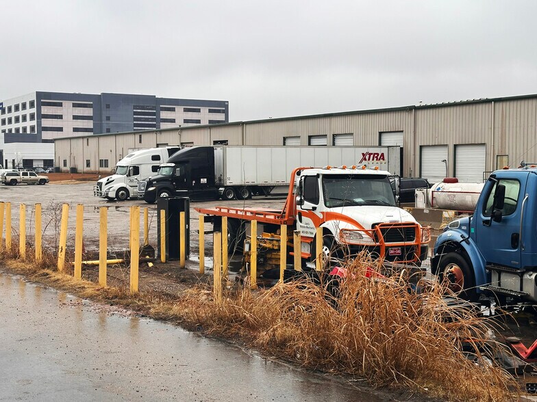More Photos Of 6420 S Air Depot Blvd, Oklahoma City Manufacturing For Sale