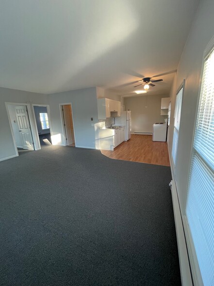 More Photos Of 215 N Waukegan Rd, Lake Bluff Convenience Store For Sale