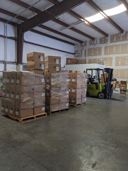 More Photos Of 2792 Michigan Ave, Kissimmee Warehouse For Lease