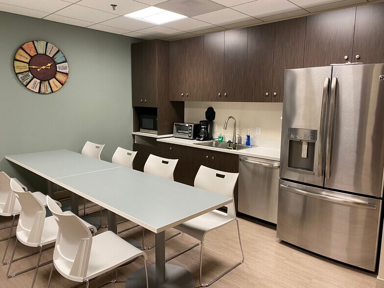 More Photos Of 12800 Middlebrook Rd, Germantown Office For Sale