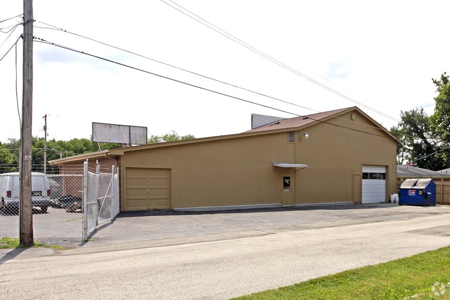 More Photos Of 1097-1101 Gravois Rd, Fenton Flex For Lease