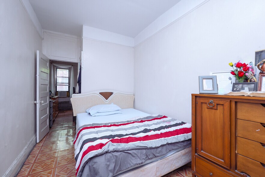 More Photos Of 543 49th St, Brooklyn Apartments For Sale