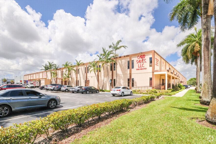 More Photos Of 4500-4600 NW 135th St, Miami Warehouse For Lease