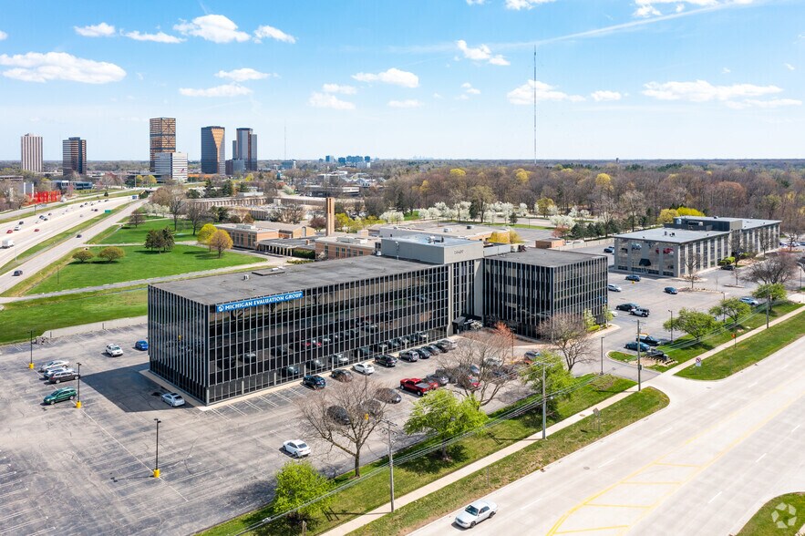 More Photos Of 26400 Lahser Rd, Southfield Office For Sale