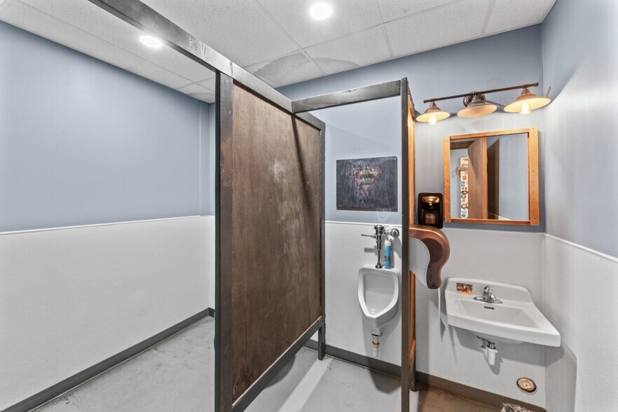 More Photos Of 508 S Main St, Grain Valley Bar For Lease