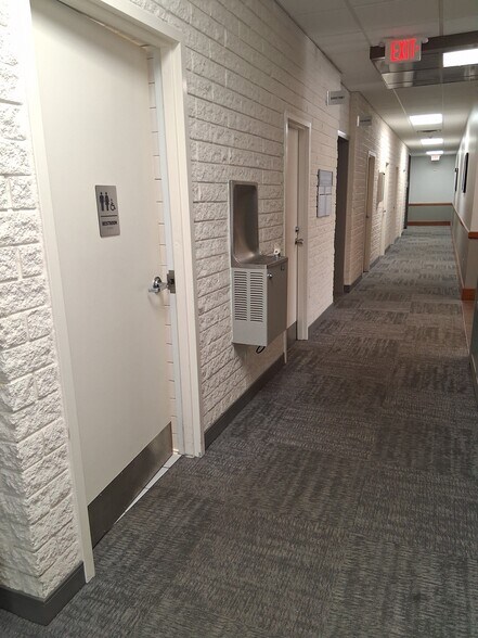 More Photos Of 7655 Five Mile Rd, Cincinnati Medical For Sale