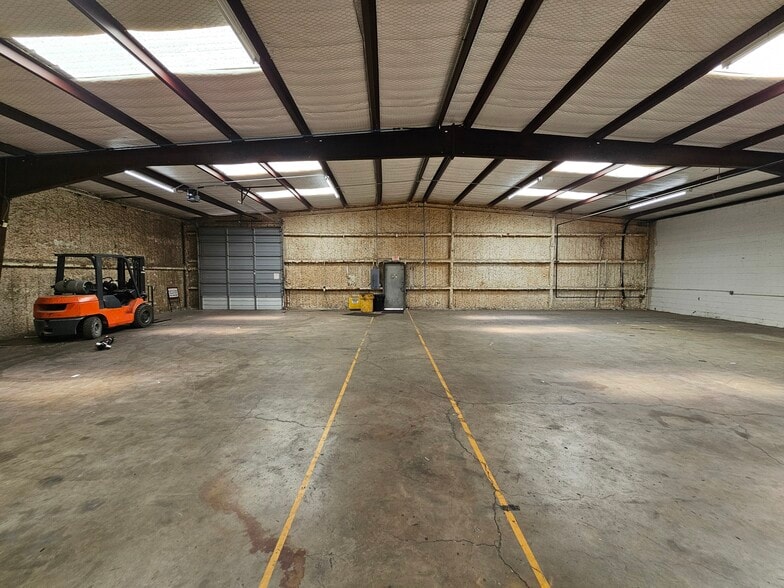 More Photos Of 709 S Treadaway Blvd, Abilene Warehouse For Lease