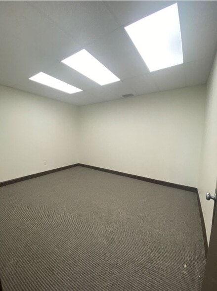 More Photos Of 310 Dick St, Fayetteville Office For Lease