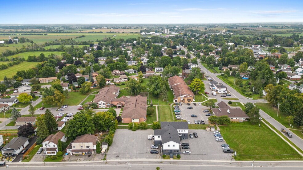More Photos Of 457 Main St E, Winchester Medical For Sale