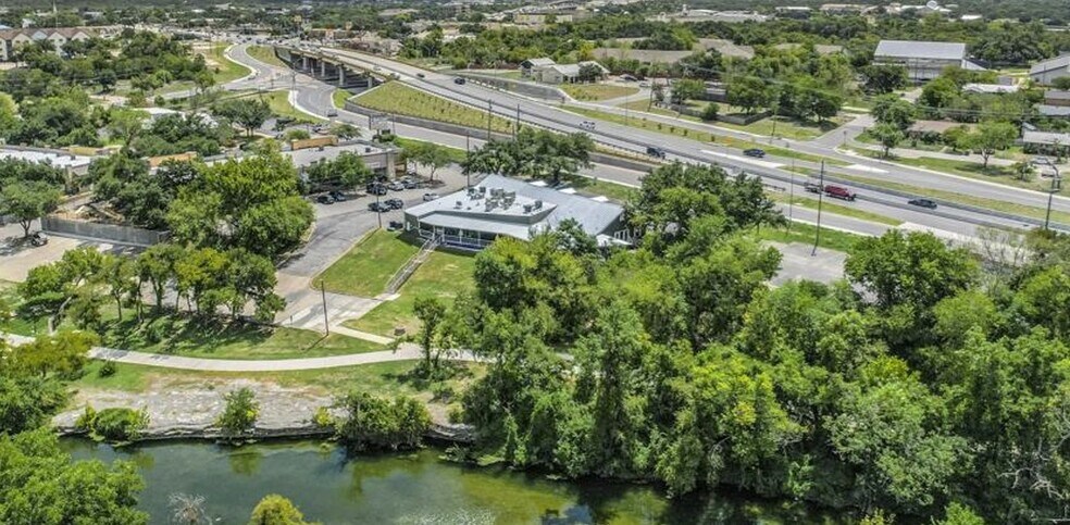 More Photos Of 910 Round Rock Ave, Round Rock General Retail For Sale