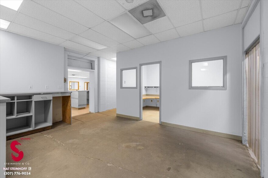 More Photos Of 4113 W Yellowstone Hwy, Casper Flex For Sale