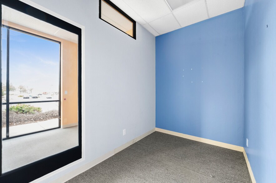 More Photos Of 371 Garden St, Prescott Storefront Retail Office For Sale
