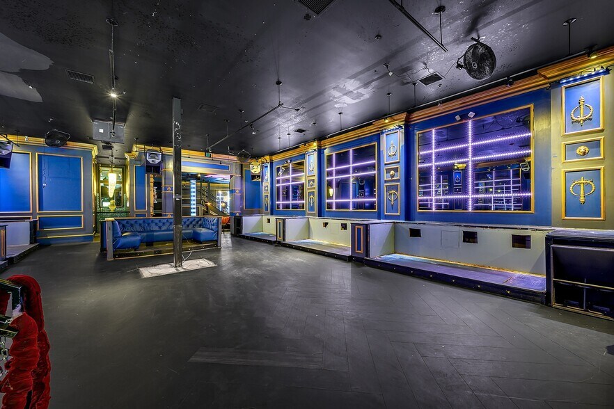 More Photos Of 1448 Market St, Denver Restaurant For Lease