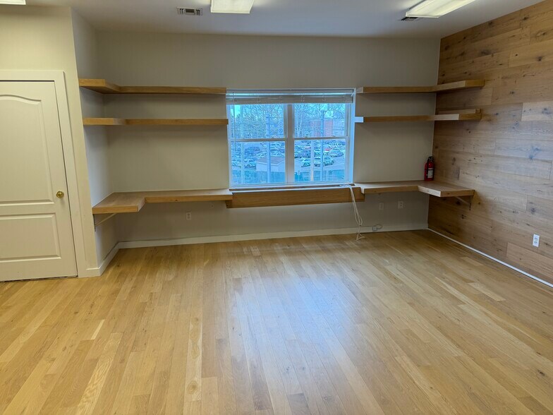 More Photos Of 15 S 7th Ave, Long Branch Self Storage For Lease