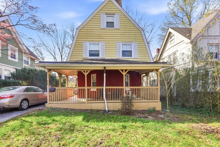 More Photos Of 24 W Stewart Ave, Lansdowne Specialty For Sale