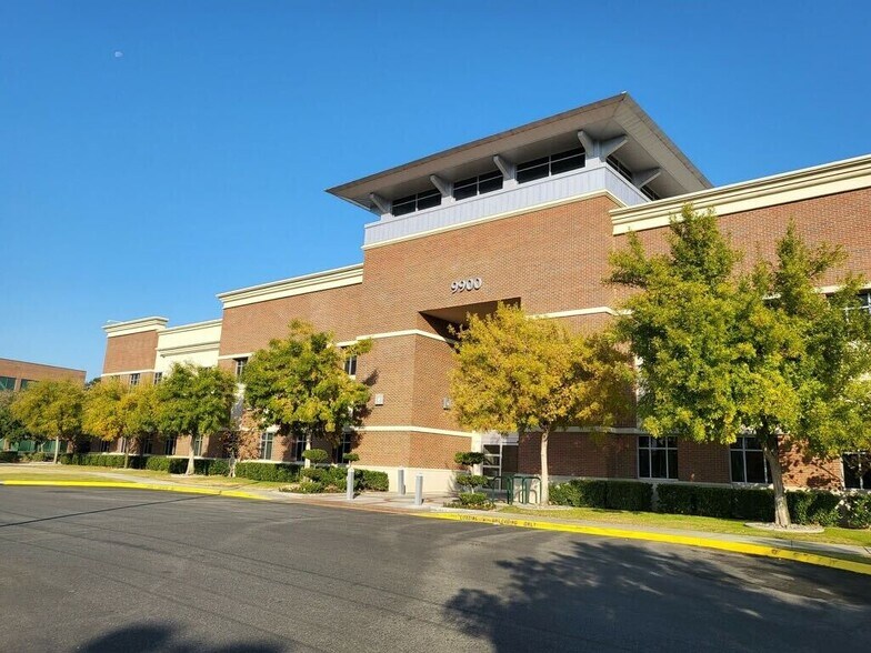 More Photos Of 9900 Stockdale Hwy, Bakersfield Medical For Sale