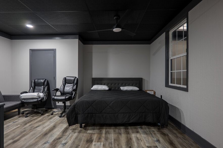 More Photos Of 1201 N Ashley St, Valdosta Auto Repair For Sale