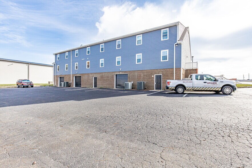 More Photos Of 10810 Hasty Ln, Midlothian Office For Lease