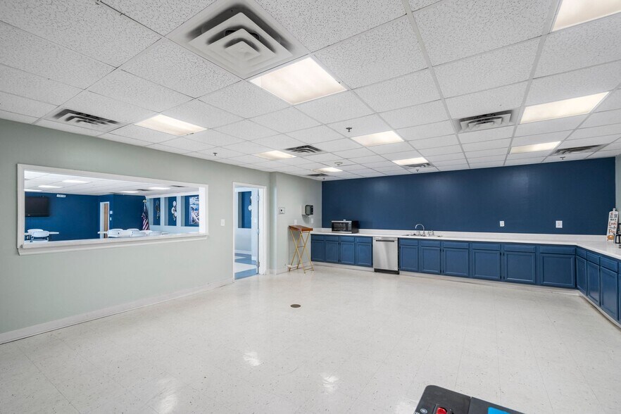 More Photos Of 900 County St, Portsmouth Apartments For Sale