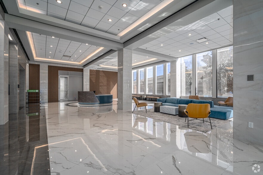 More Photos Of 2100 West Loop South, Houston Office For Lease