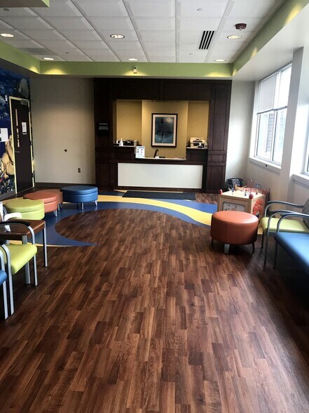 More Photos Of 5250 S 108th St, Hales Corners Medical For Lease