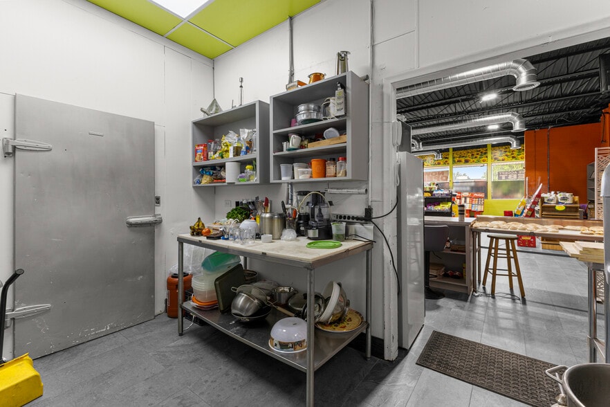 More Photos Of 14730 Champaign Rd, Allen Park Storefront Retail Office For Sale