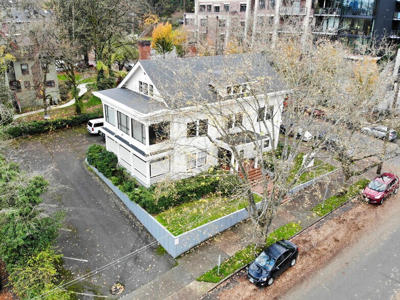 More Photos Of 2386 NW Hoyt St, Portland Loft Creative Space For Lease