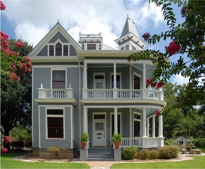 Primary Photo Of 1602 E Cesar Chavez St, Austin Office Residential For Lease