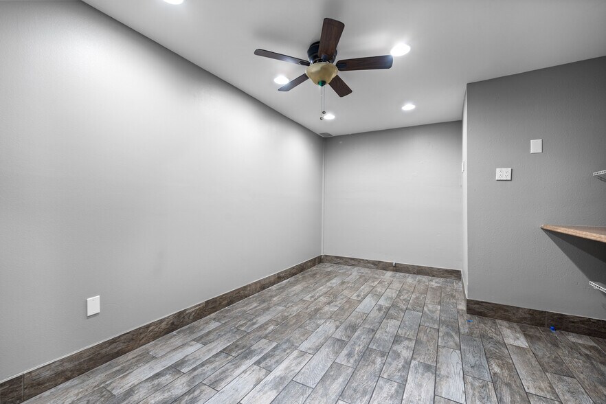 More Photos Of 1200 N Jefferson St, Anaheim Showroom For Sale