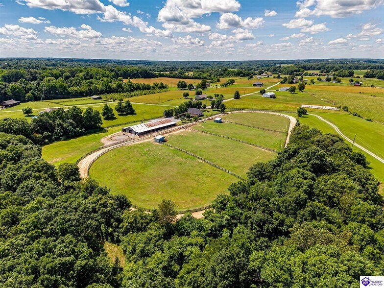 More Photos Of 441 Knob View Rd, Russell Springs Horse Stables For Sale