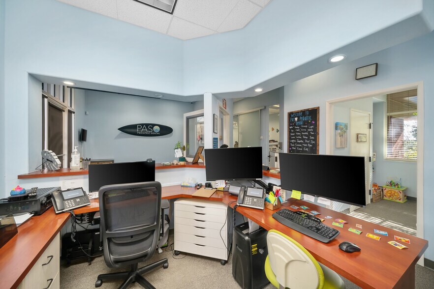 More Photos Of 106 Gateway Center Dr, Paso Robles Office For Lease