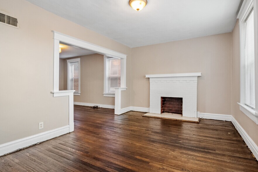 More Photos Of 5007 Goethe Ave, Saint Louis Multifamily For Sale