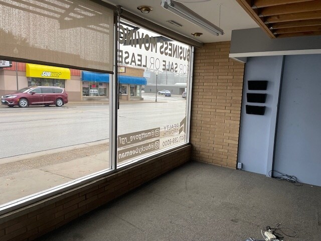 More Photos Of 113 Main St S, Stewartville Storefront For Lease