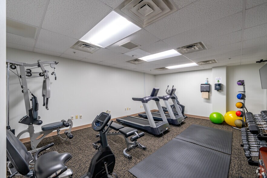 More Photos Of 20 Parker Ln, Perry Office For Sale