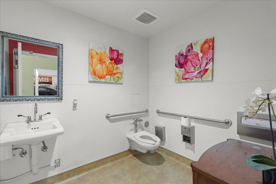 More Photos Of 1380 Industrial Rd, San Carlos Service For Sale