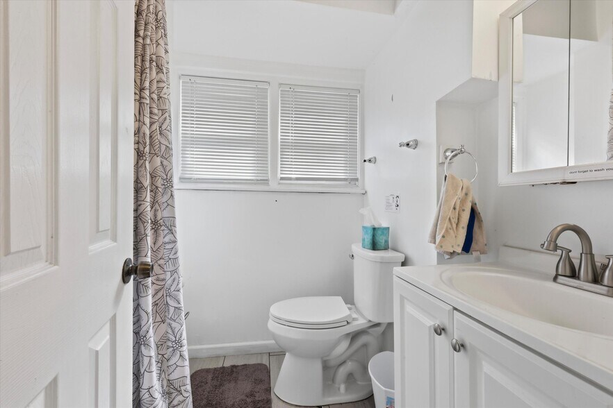 More Photos Of 24 W Stewart Ave, Lansdowne Specialty For Sale