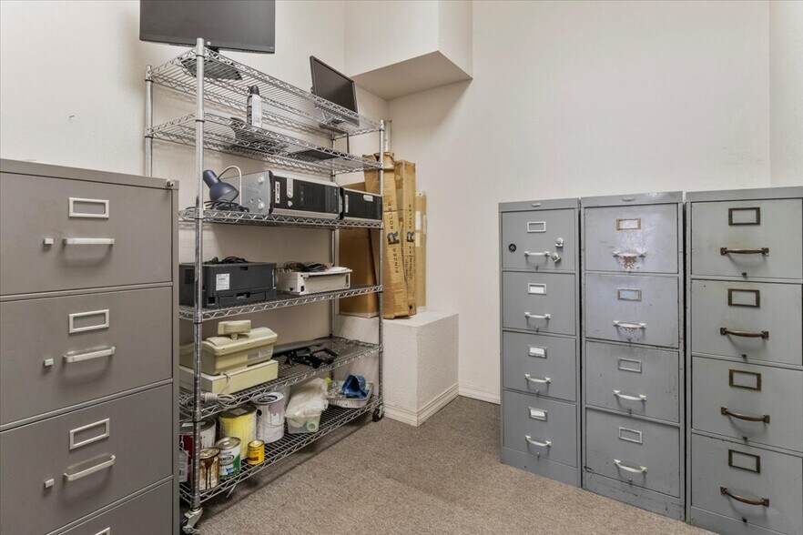 More Photos Of 302 E Washington Ave, Ava General Retail For Sale