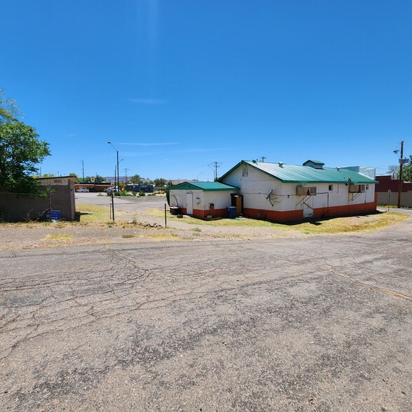 More Photos Of 701 S Belmont Ave, Superior Restaurant For Sale