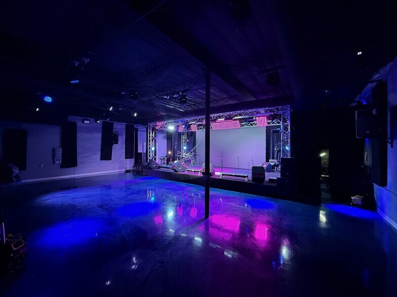 More Photos Of 1142 W Indian School Rd, Phoenix Office For Sale