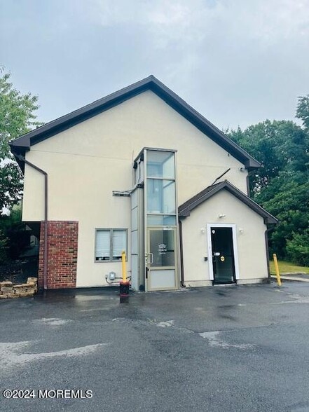 More Photos Of 98 Craig Rd, Manalapan Township Office For Sale