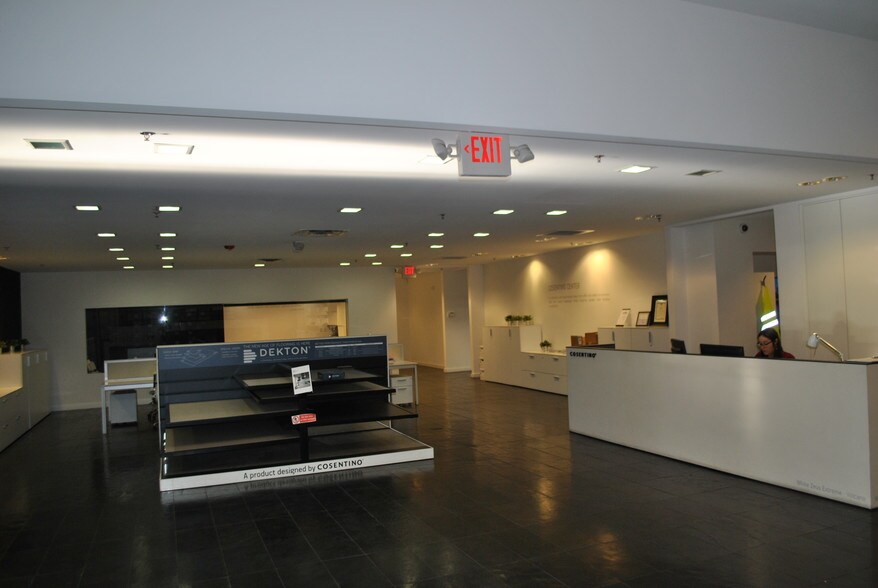 More Photos Of 4420 N Orange Blossom Trl, Orlando Warehouse For Sale