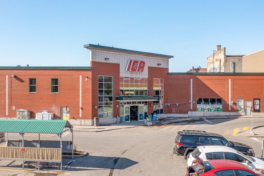 Primary Photo Of 3964-3968 Rue Notre-Dame O, Montréal General Retail For Lease
