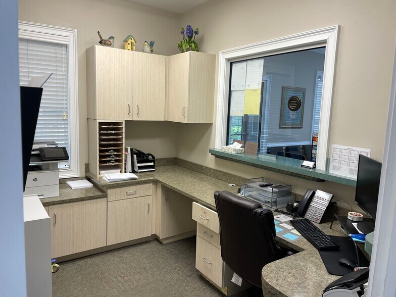 More Photos Of 1611 Flora Ave, Burlington Healthcare For Lease