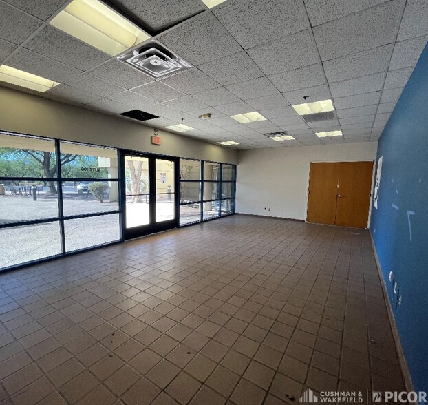 More Photos Of 3760 N Commerce Dr, Tucson Warehouse For Sale